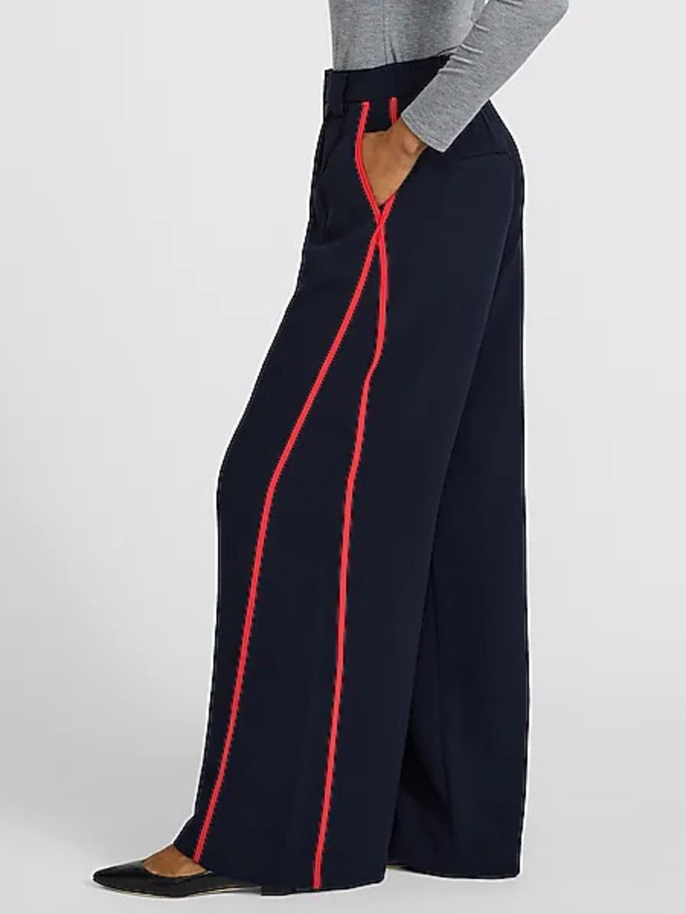 Women’s Express Crepe Side Stripe High Waisted Relaxed Trousers- size 4 short